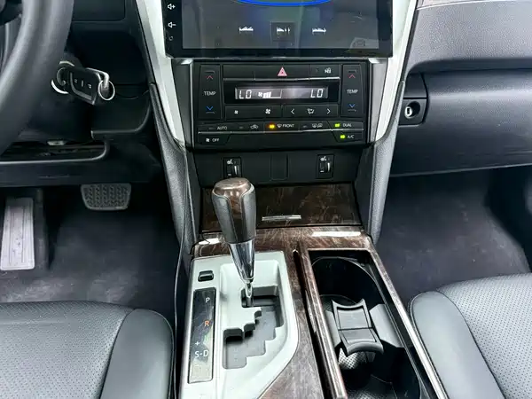 Toyota Camry 2015