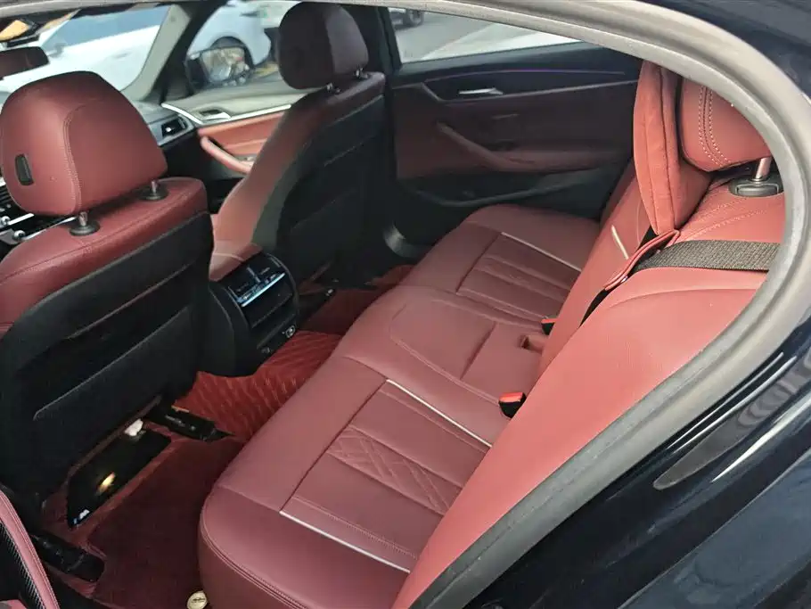 BMW 5 Series 2022 — фото 11