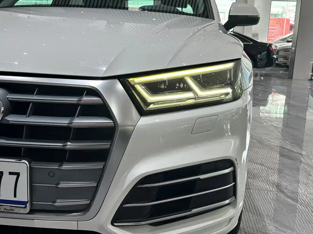 Audi Q5L 2019 — фото 26