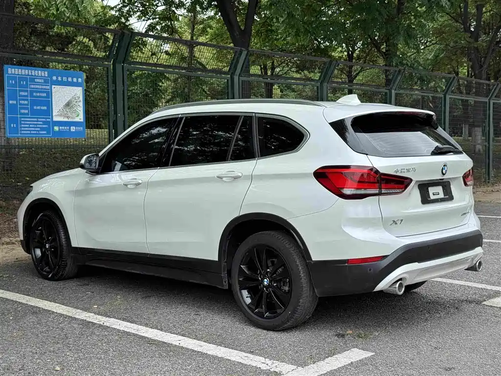 BMW X1 2021 — фото 12