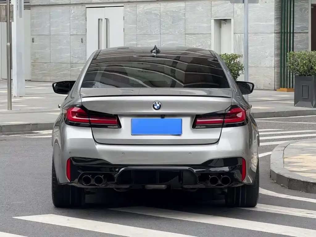 BMW M5 2022 — фото 9