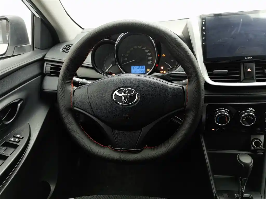 Toyota Yaris L 2020 — фото 11
