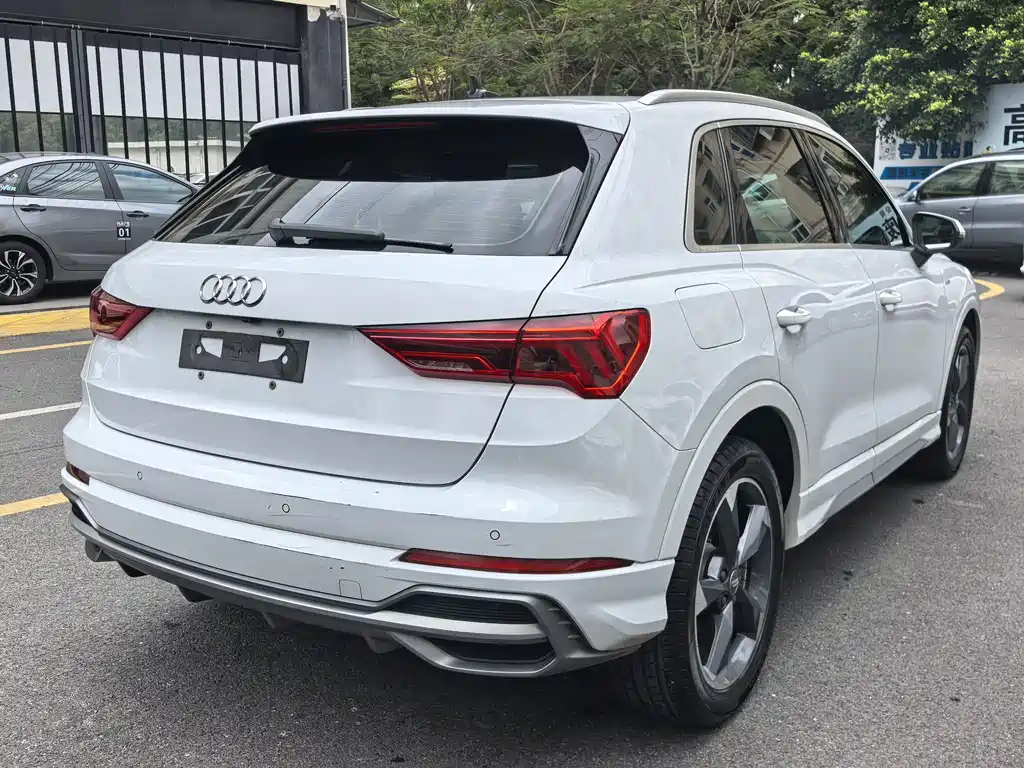 Audi Q3 2020 — фото 9