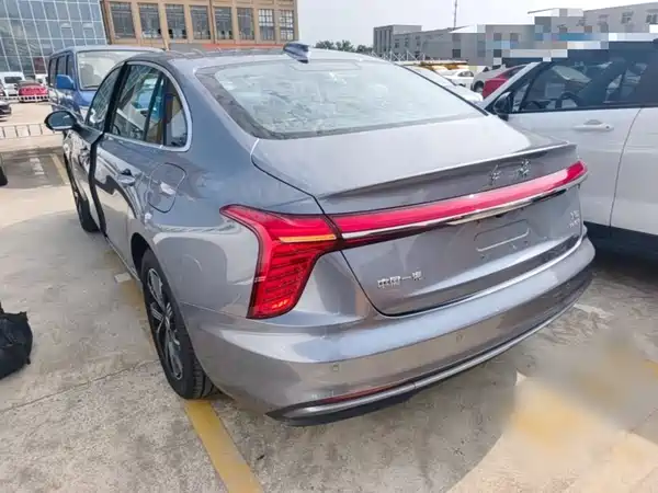Hongqi H5 PHEV 2025