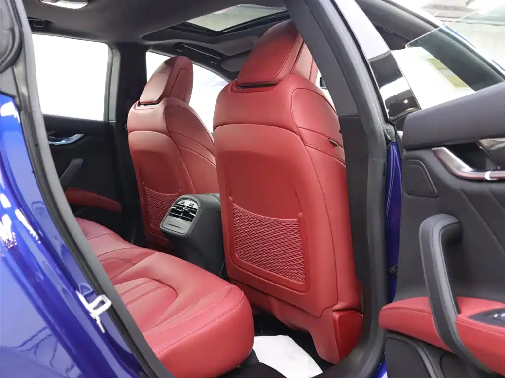 Maserati Ghibli — фото 14