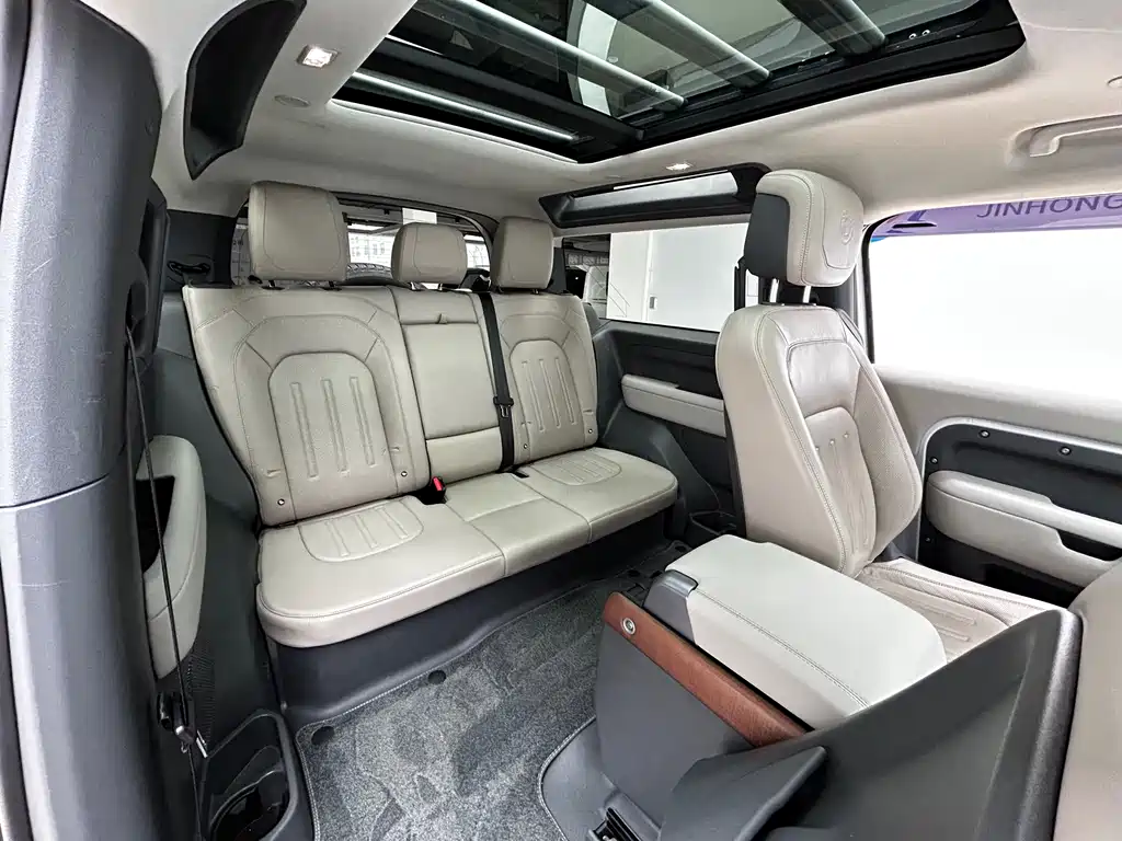 Land Rover Defender 2022 — фото 14