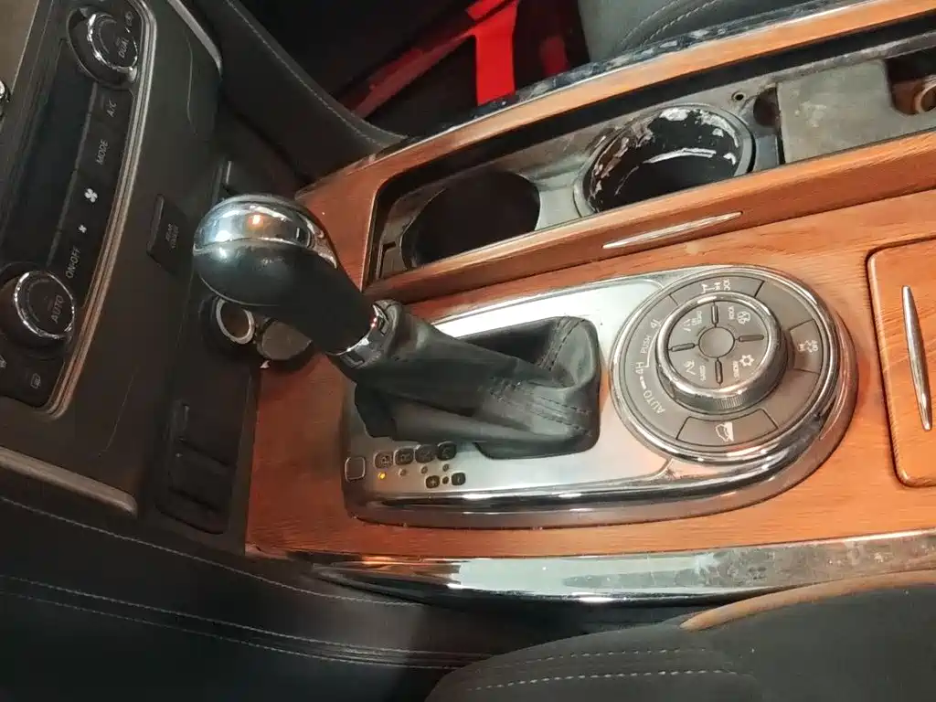 Nissan Patrol 2018 — фото 11