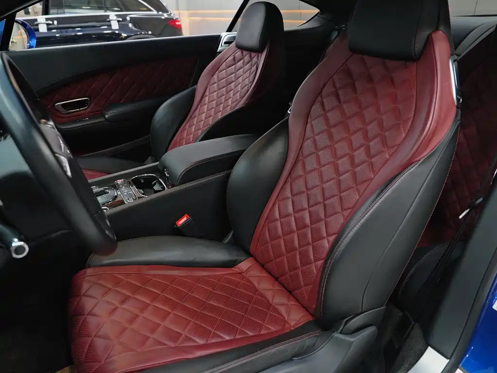 Bentley Continental 2017 — фото 15