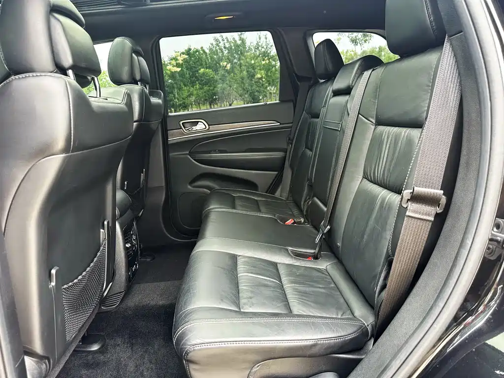 Jeep Grand Cherokee 2015 — фото 17