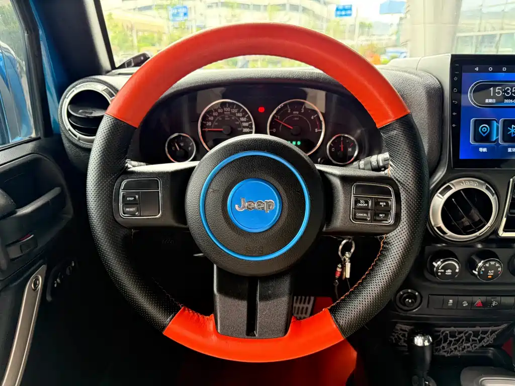 Jeep Wrangler 2017 — фото 11