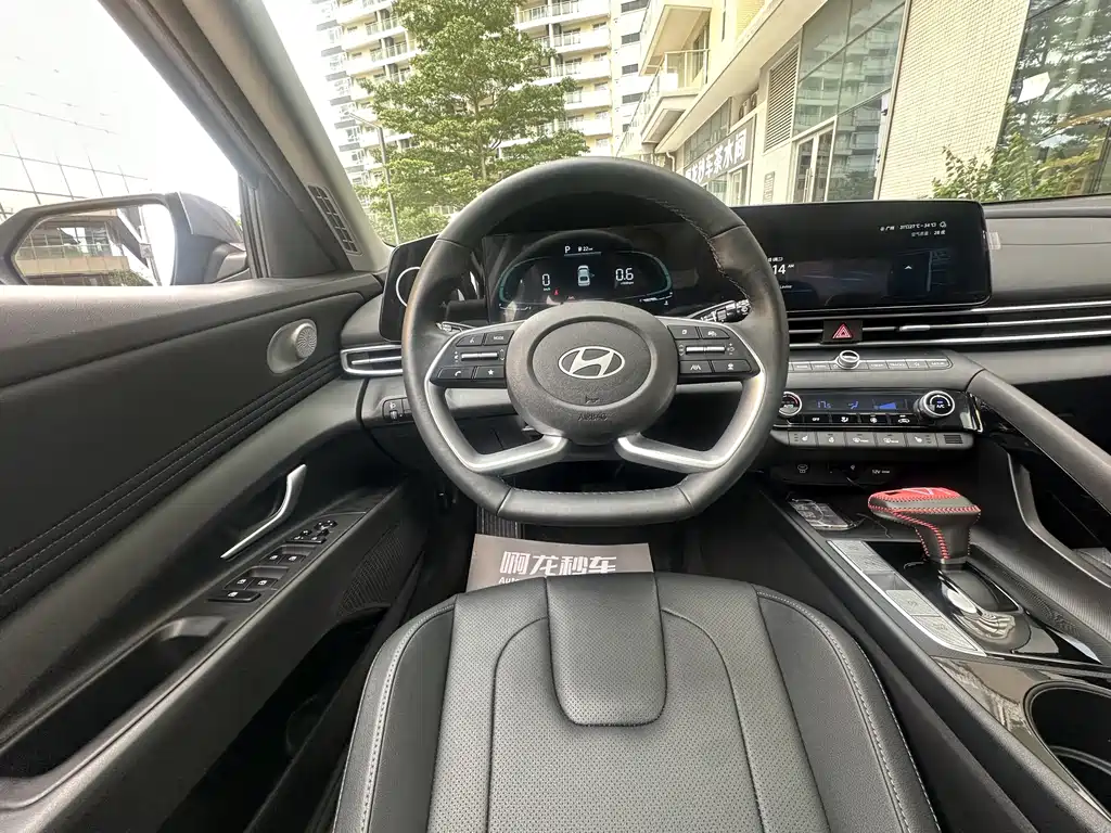 Hyundai Elantra 2024 — фото 23
