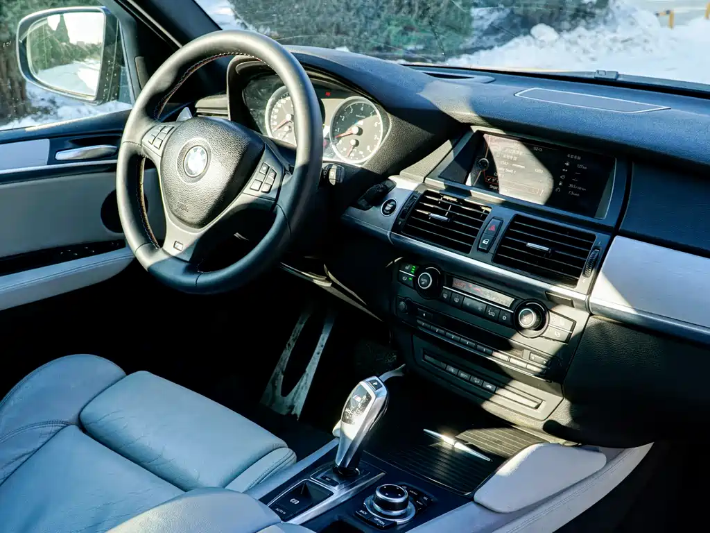BMW X5 M 2011 — фото 16