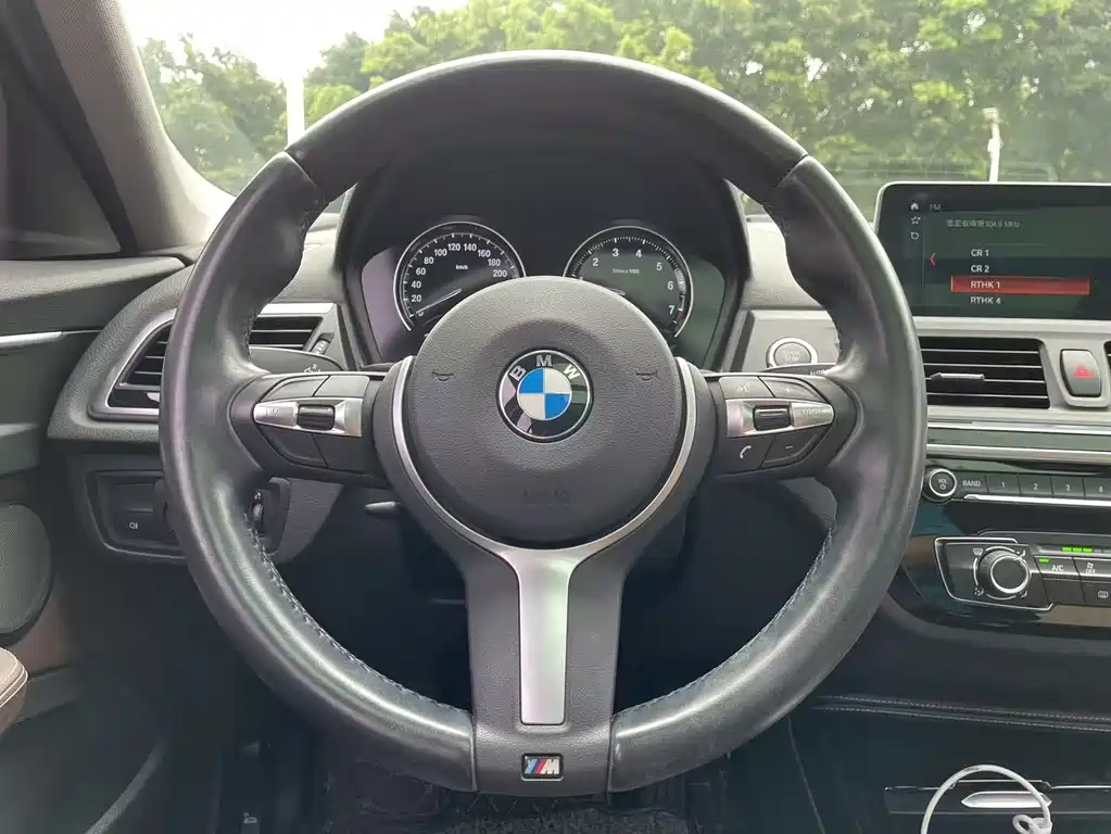 BMW 1 Series 2019 — фото 15