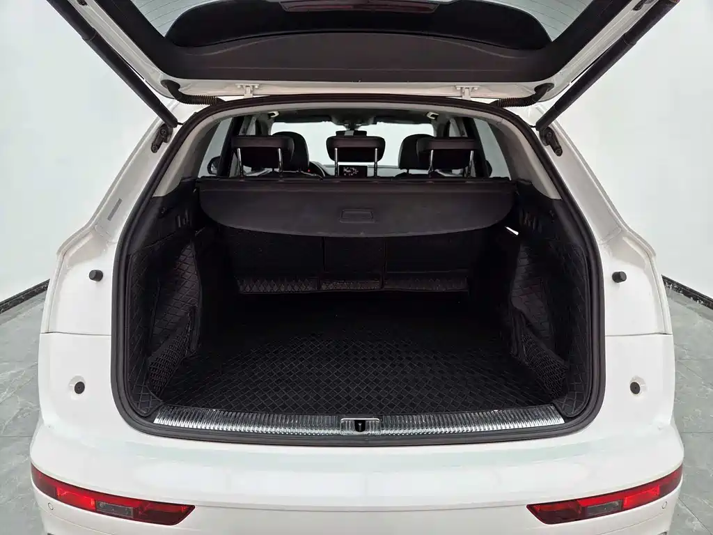 Audi Q5L 2020 — фото 12