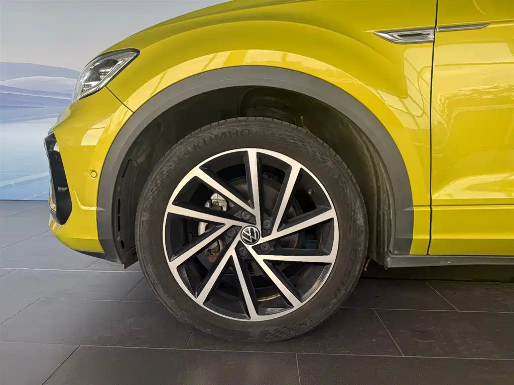 Volkswagen T-Roc 2023 — фото 9