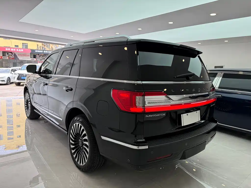 Lincoln Navigator 2020 — фото 10