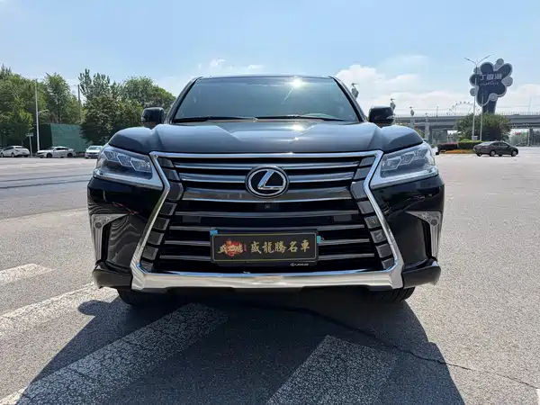 Lexus LX 2018