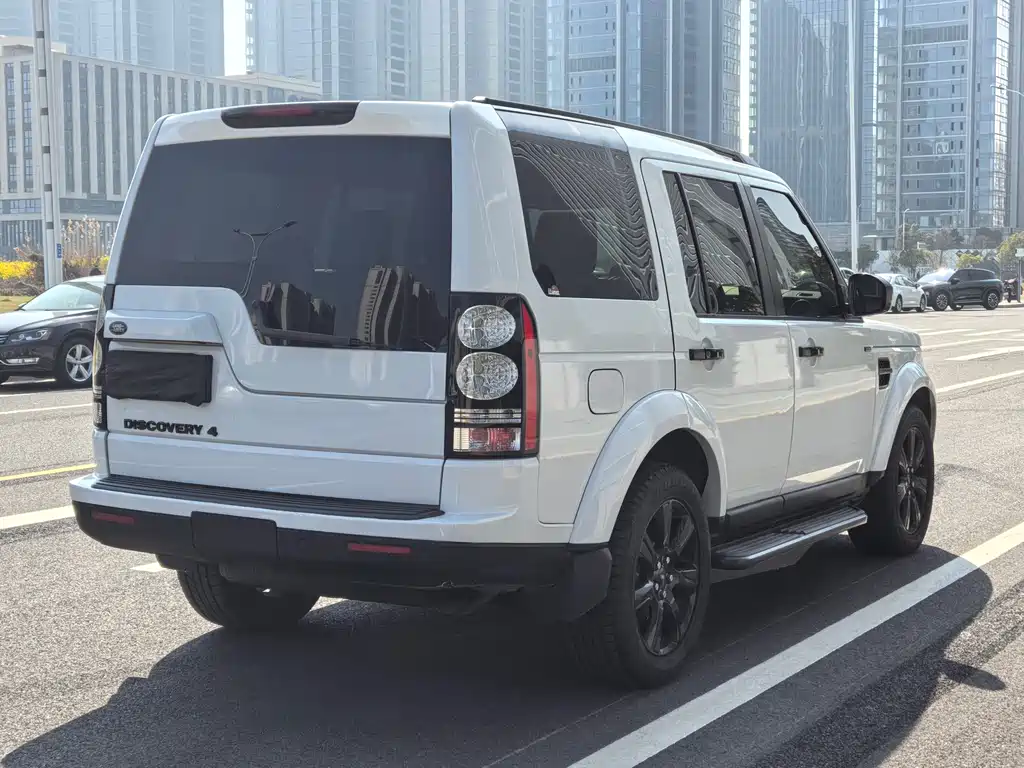 Land Rover Discovery 2015 — фото 7