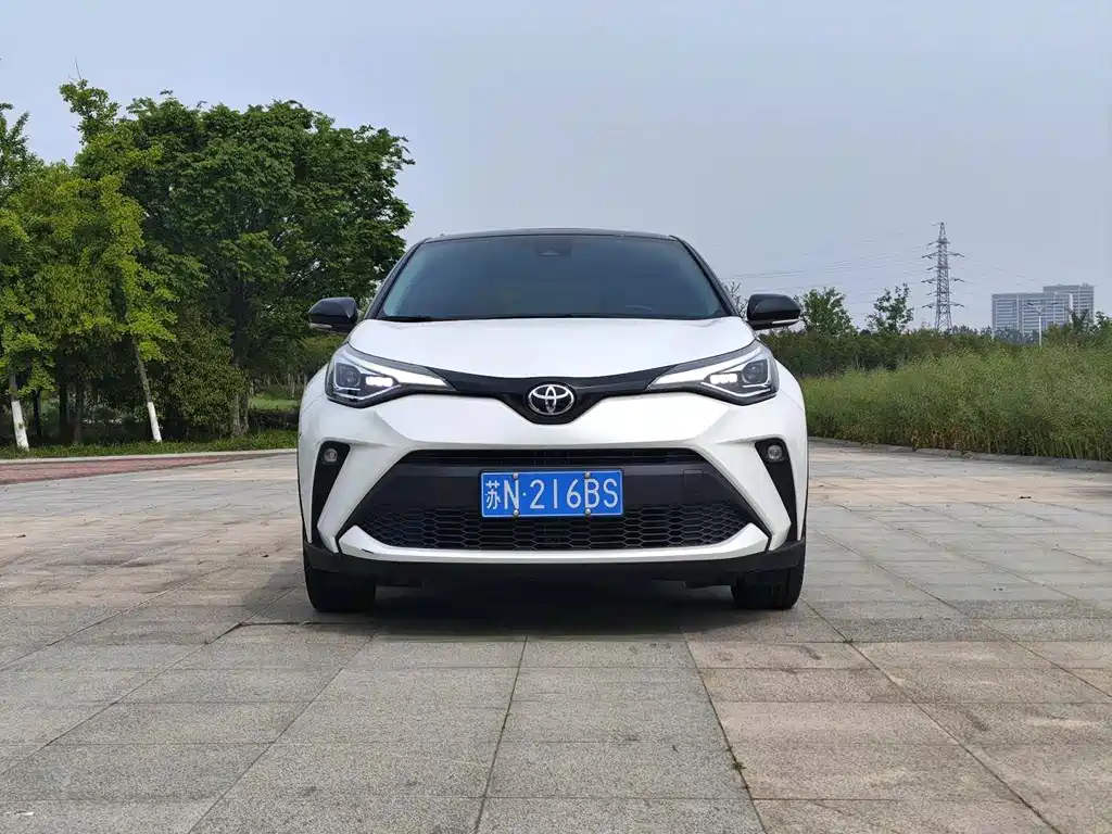 Toyota C-HR 2021 — фото 2