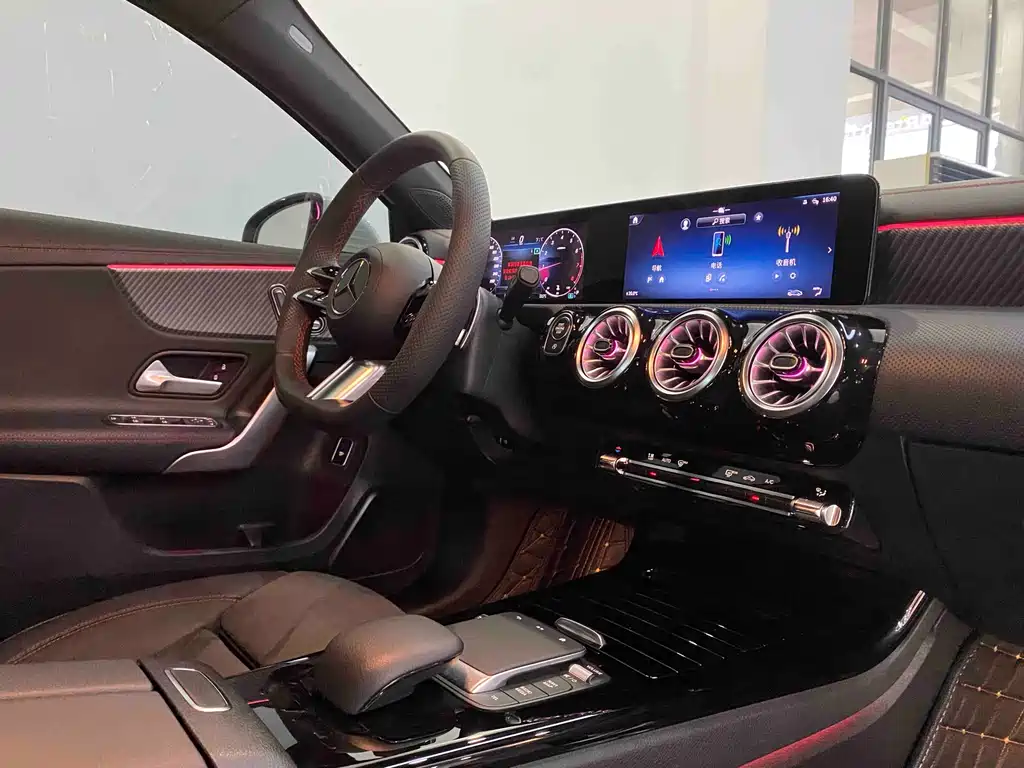 Mercedes-Benz A-Class 2023 — фото 27