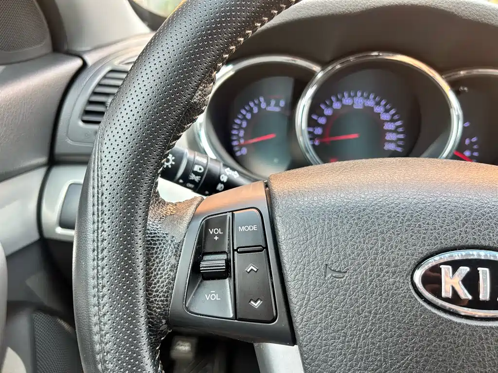 Kia Sorento 2011 — фото 24