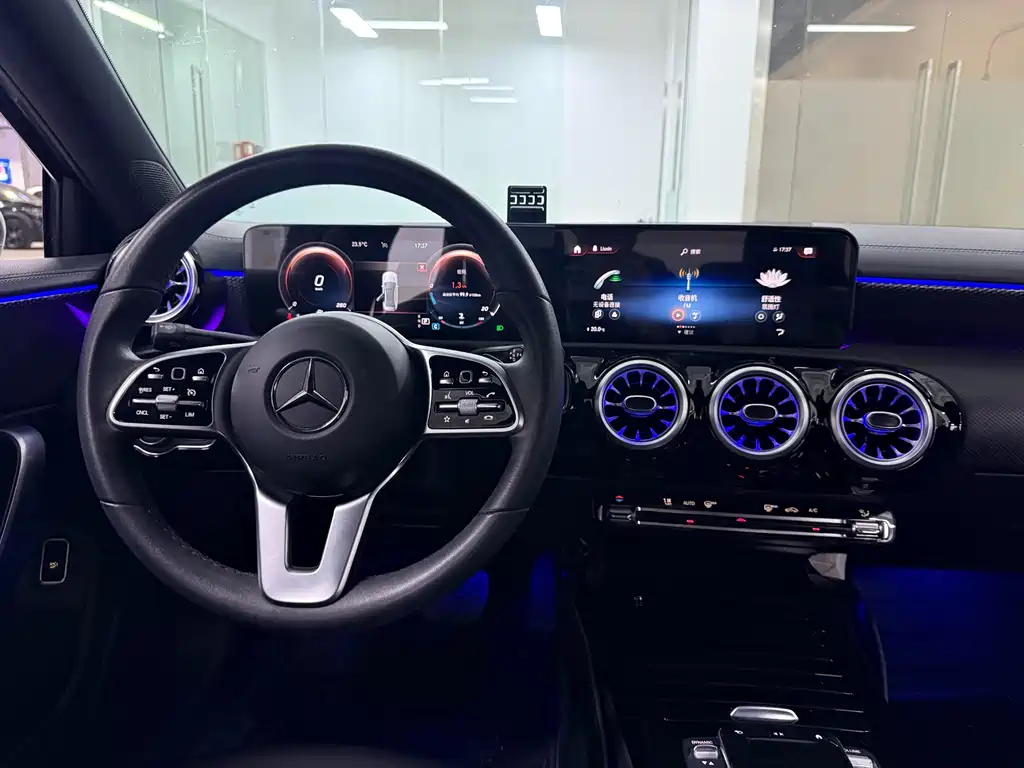 Mercedes-Benz A-Class 2022 — фото 18