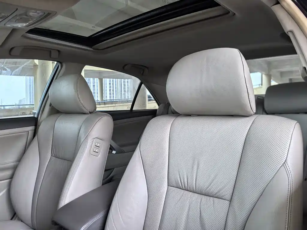 Toyota Camry 2013 — фото 43