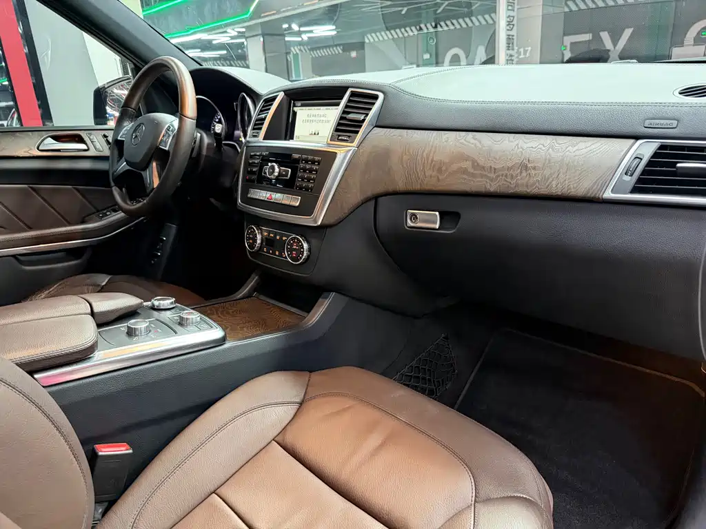 Mercedes-Benz GL-Class 2015 — фото 23