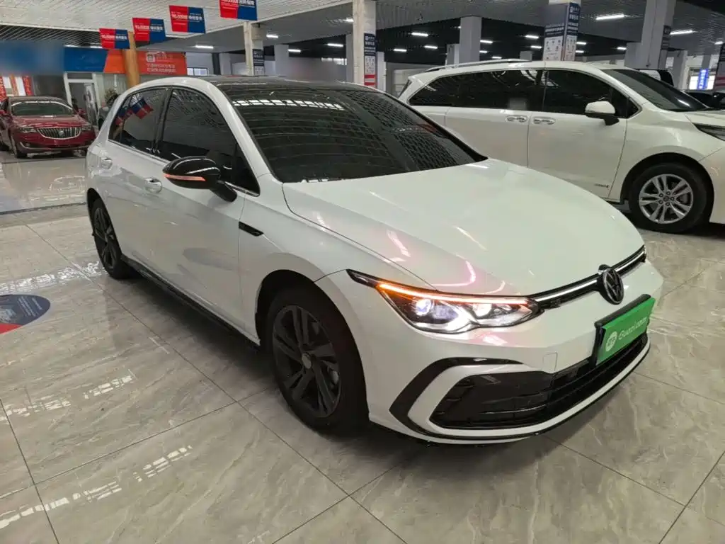 Volkswagen Golf 2024