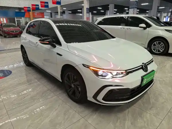 Volkswagen Golf 2024