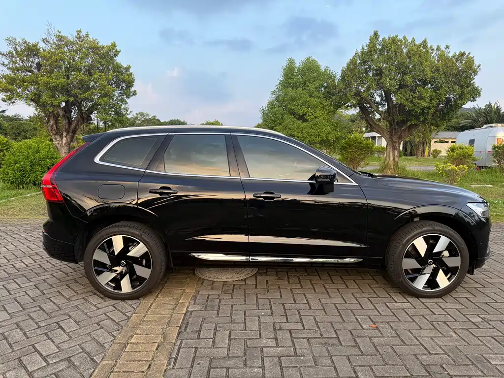 Volvo XC60 PHEV 2024 — фото 11
