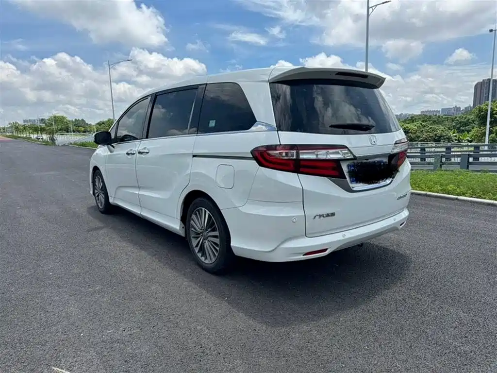 Honda Odyssey 2019 — фото 9
