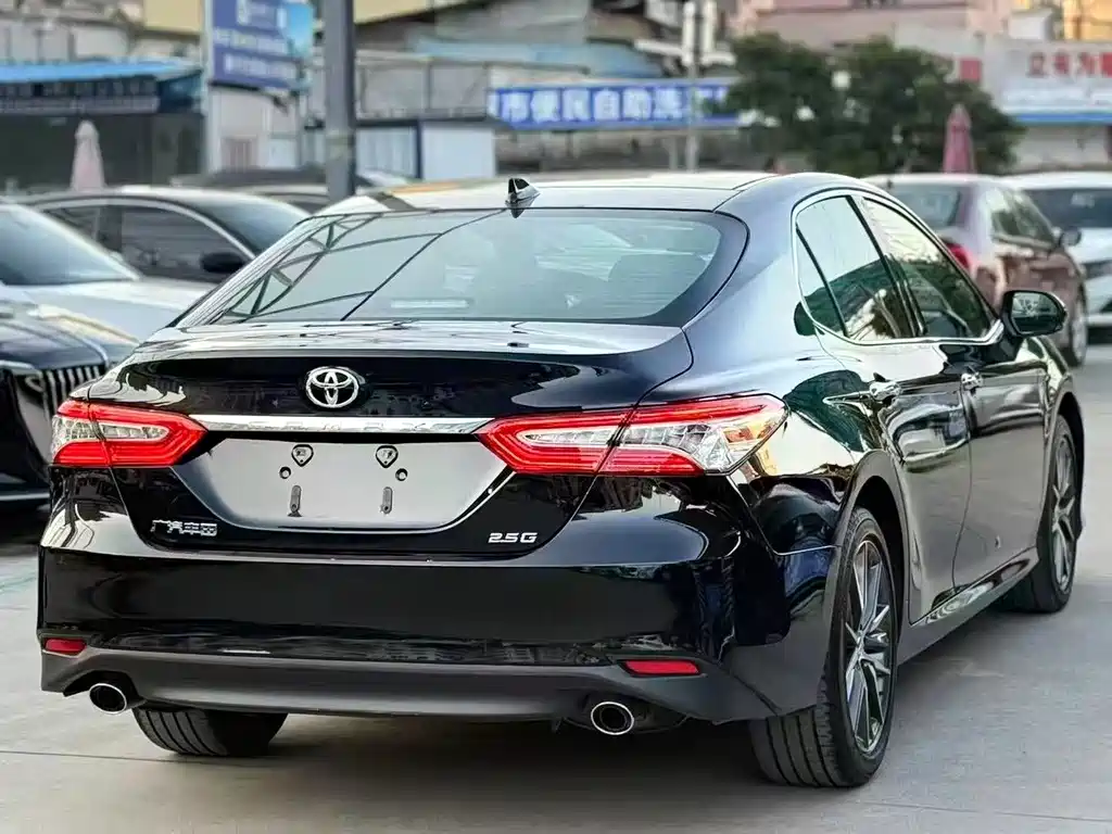 Toyota Camry 2022 — фото 9
