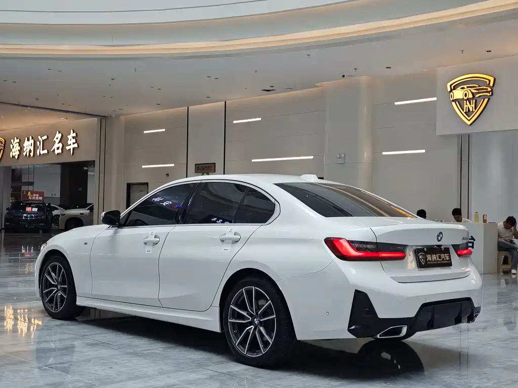 BMW 3 Series 2025