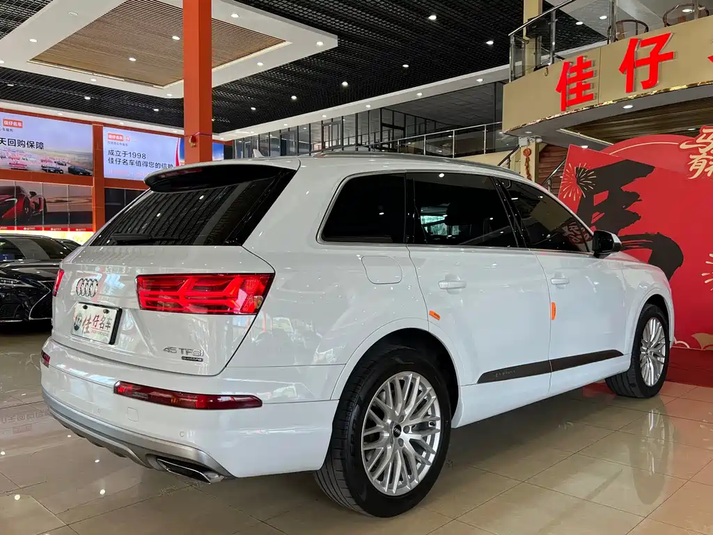 Audi Q7 2018 — фото 6