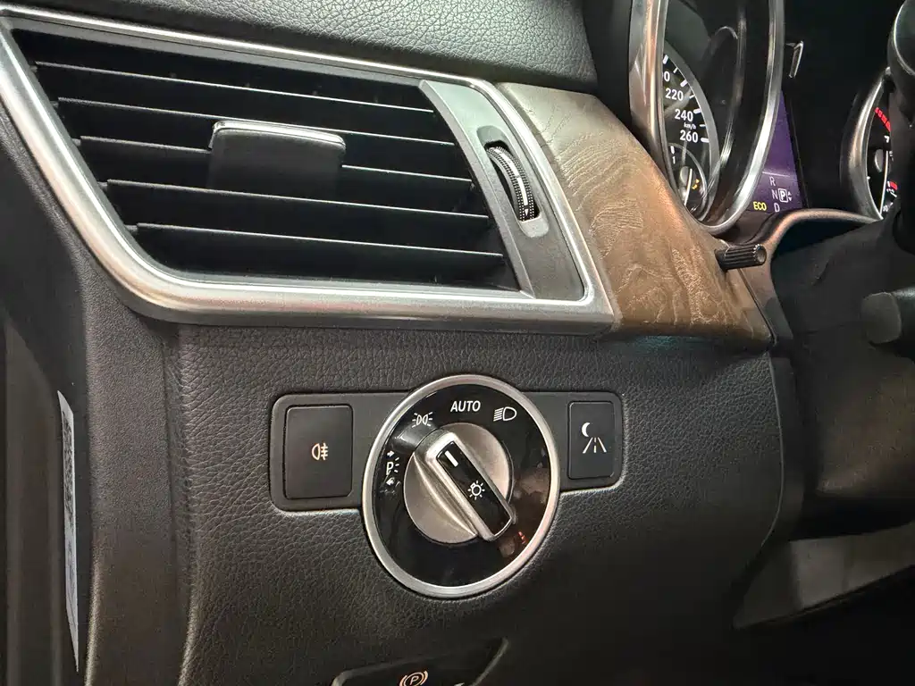 Mercedes-Benz GL-Class 2015 — фото 28