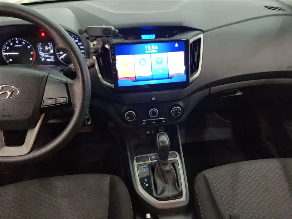 Hyundai ix25 2016 — фото 13