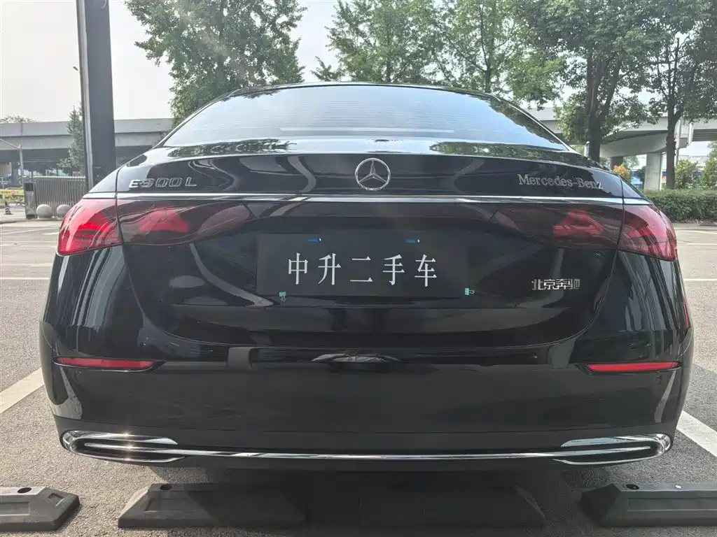 Mercedes-Benz E-Class 2025