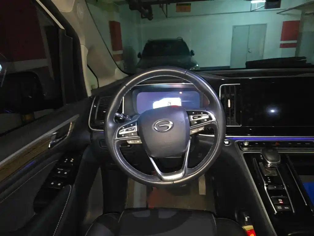 GAC Motor Trumpchi M8 2022 — фото 3