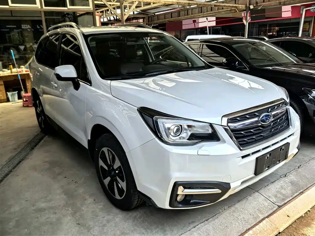 Subaru Forester 2017 — фото 3