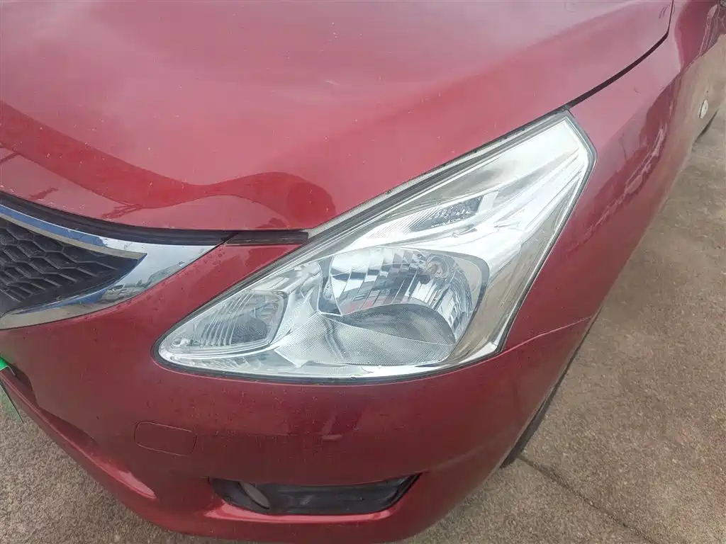 Nissan Tiida 2015 — фото 24