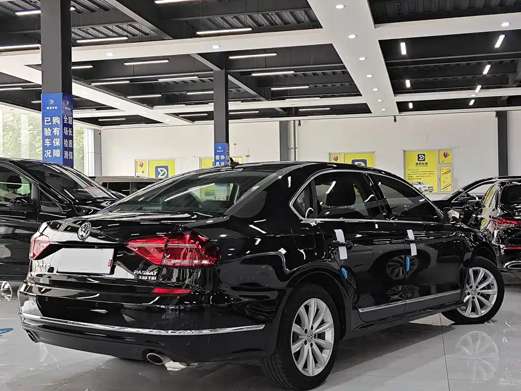 Volkswagen Passat 2019 — фото 7