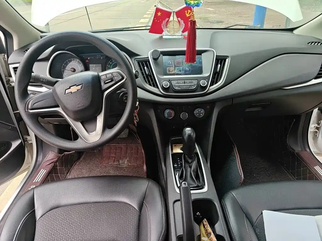 Chevrolet Cavalier 2017 — фото 13