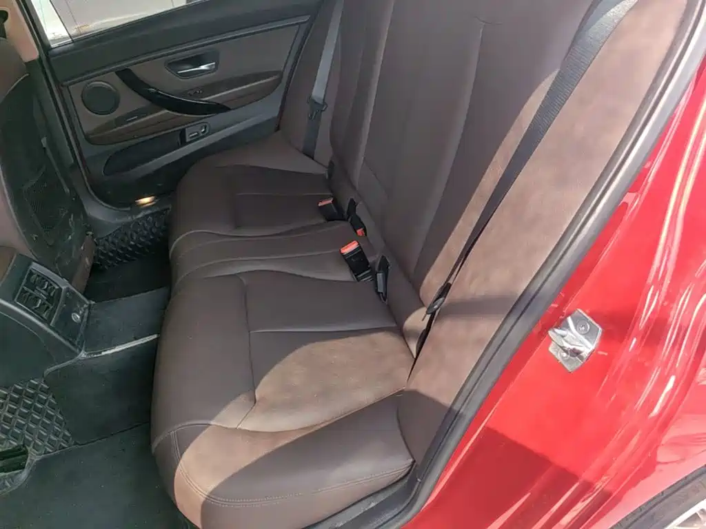 BMW 3 Series 2019 — фото 17