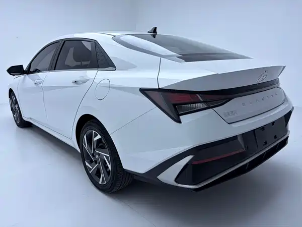 Hyundai Elantra 2023