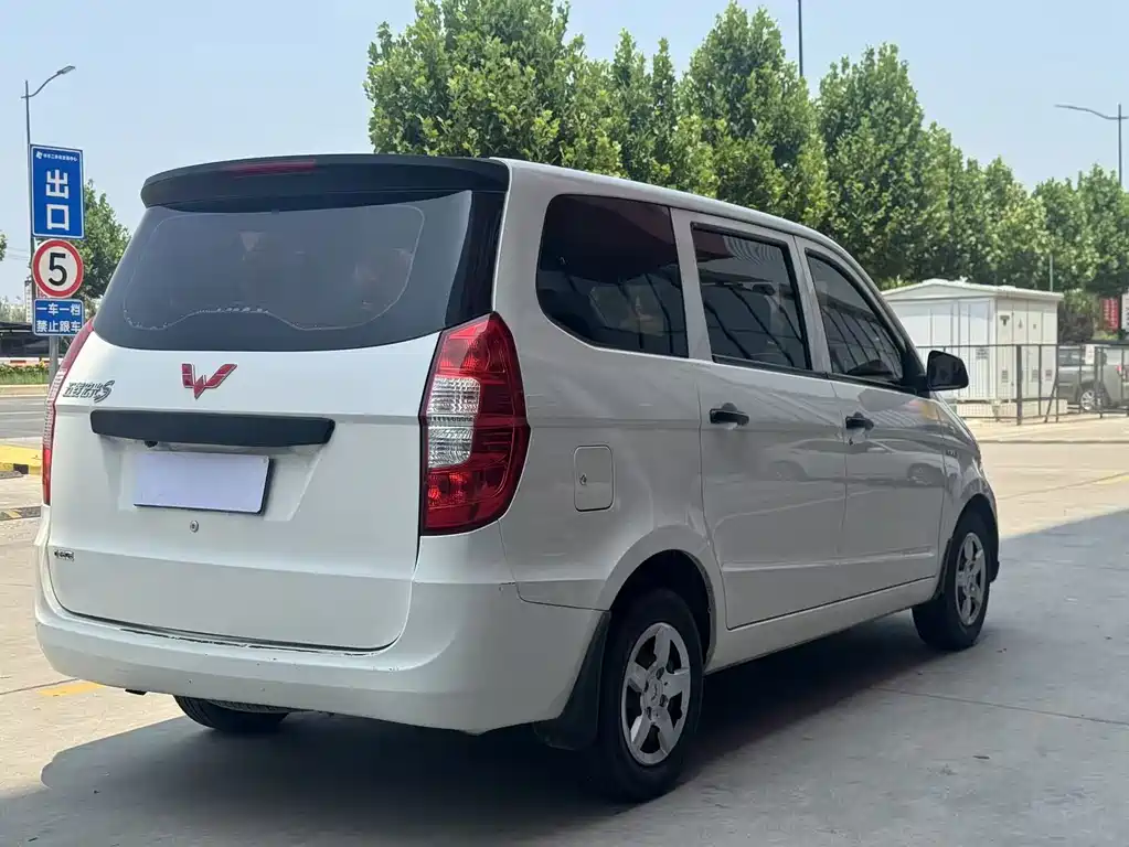 Wuling Hongguang 2018 — фото 9