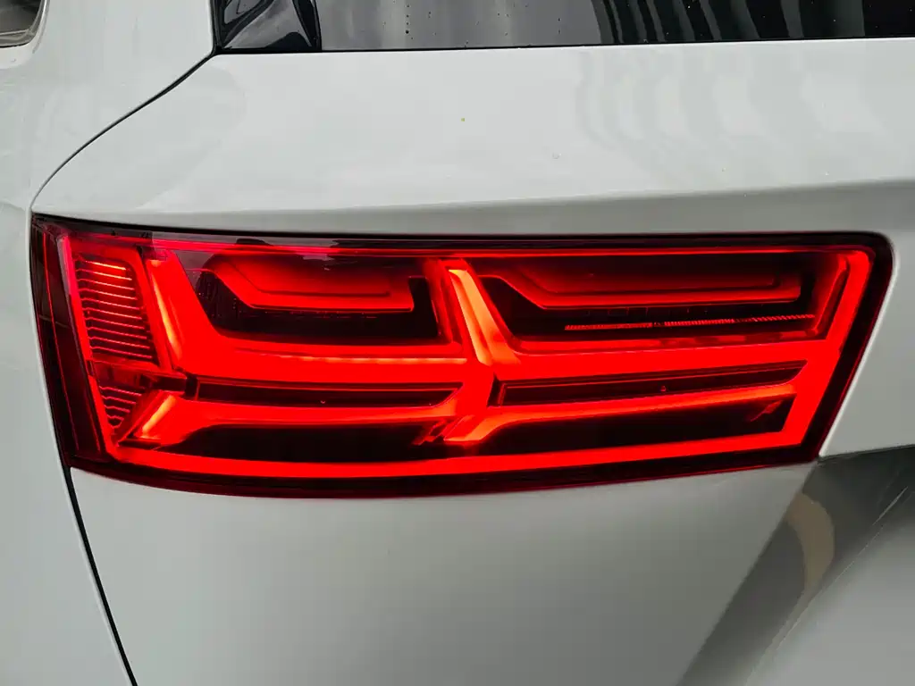 Audi Q7 2018 — фото 7