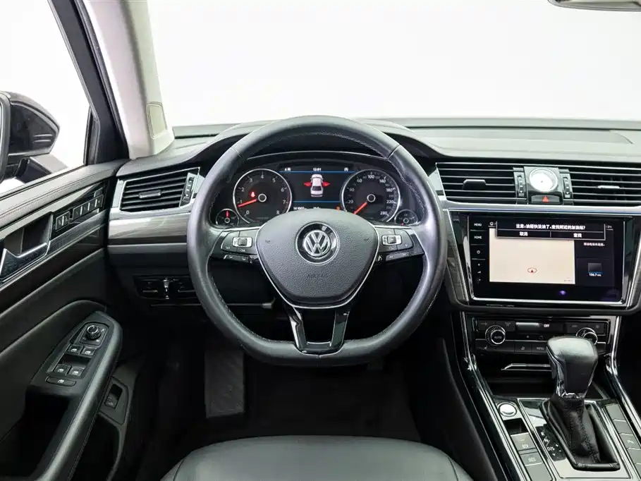 Volkswagen Phideon 2018 — фото 18