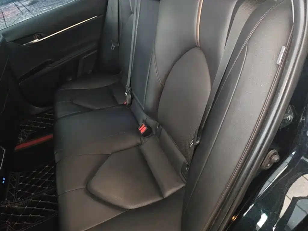 Toyota Camry 2023 — фото 17