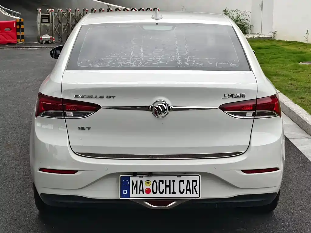 Buick Excelle 2018 — фото 8